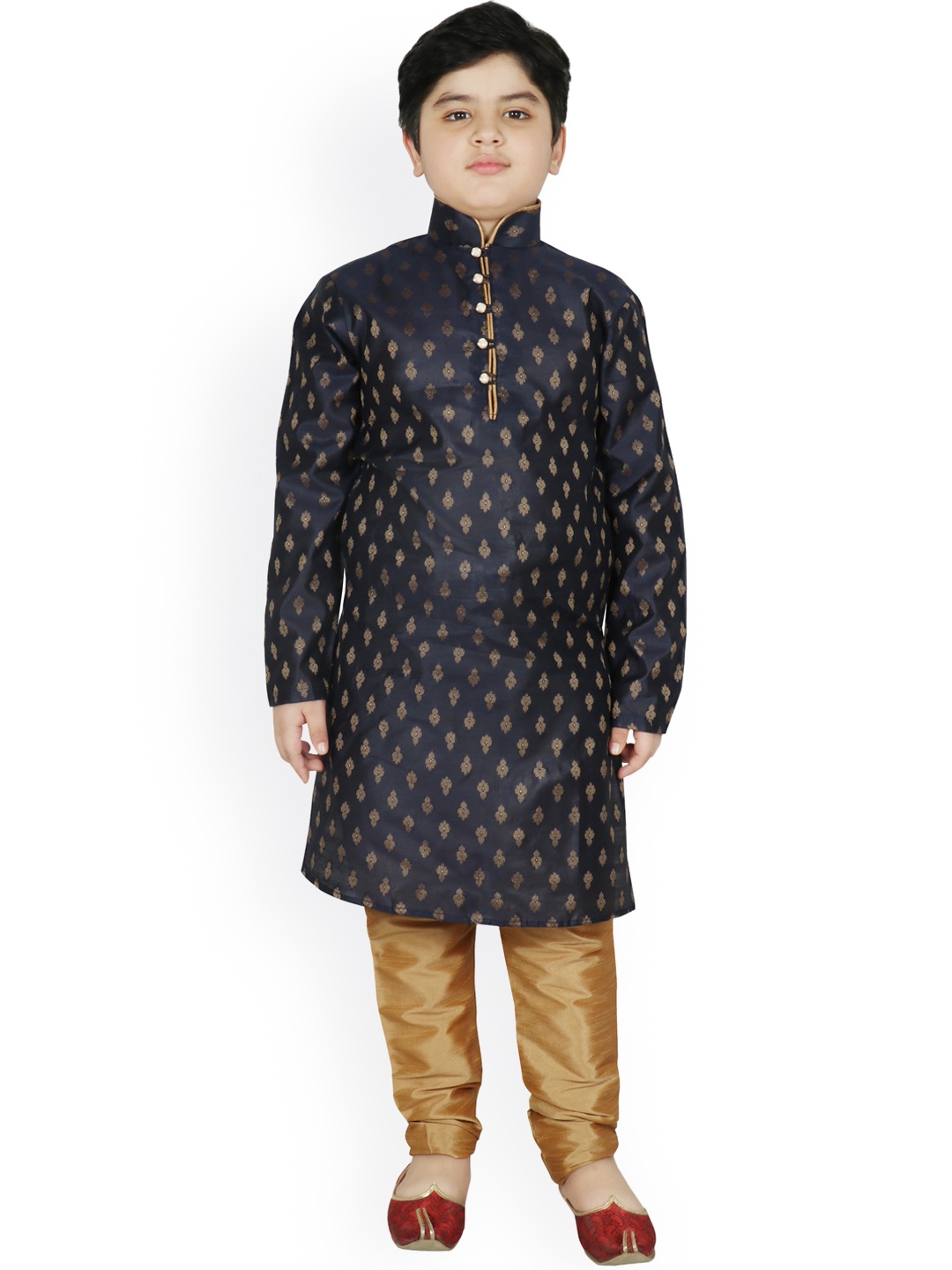 

SG YUVRAJ Boys Navy Blue Ethnic Motifs Raw Silk Kurta with Pyjamas