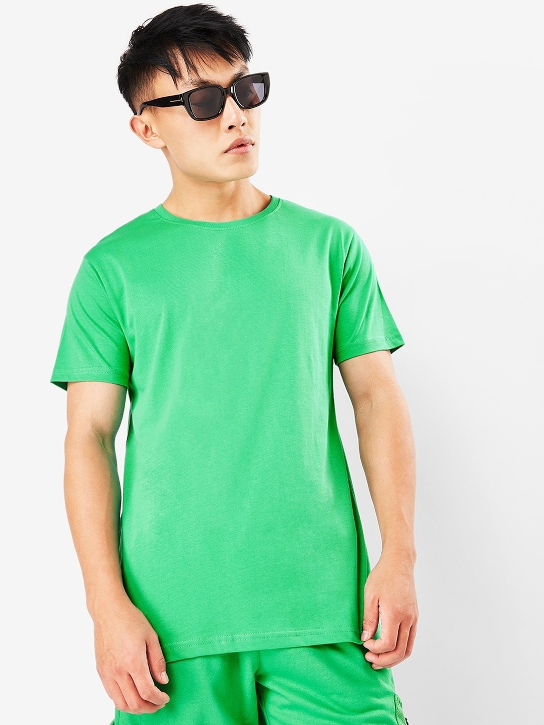 

Bewakoof Men Solid Green T-shirt