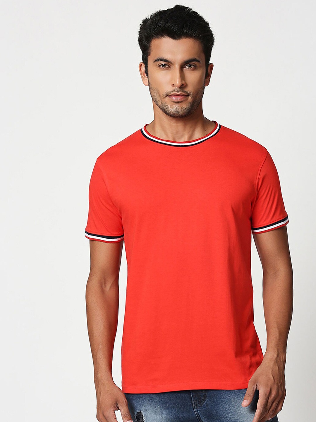 

Bewakoof Men Red Pure Cotton Solid Crew Neck Pure Cotton T-shirt