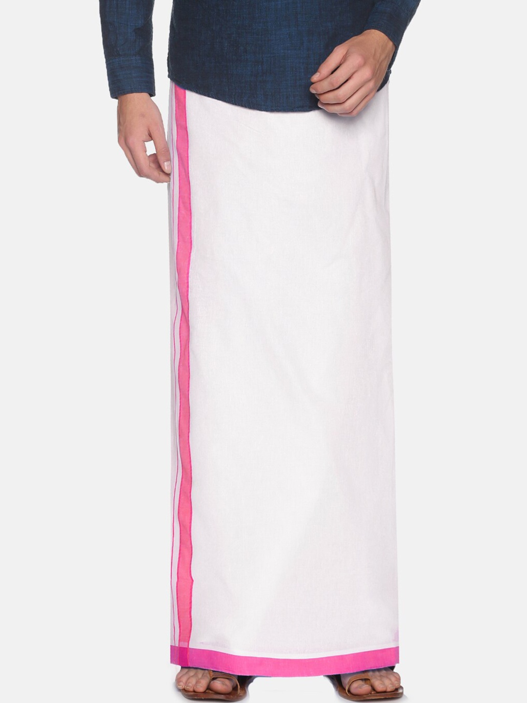 

Chennis Men White Solid Pure Cotton Dhoti