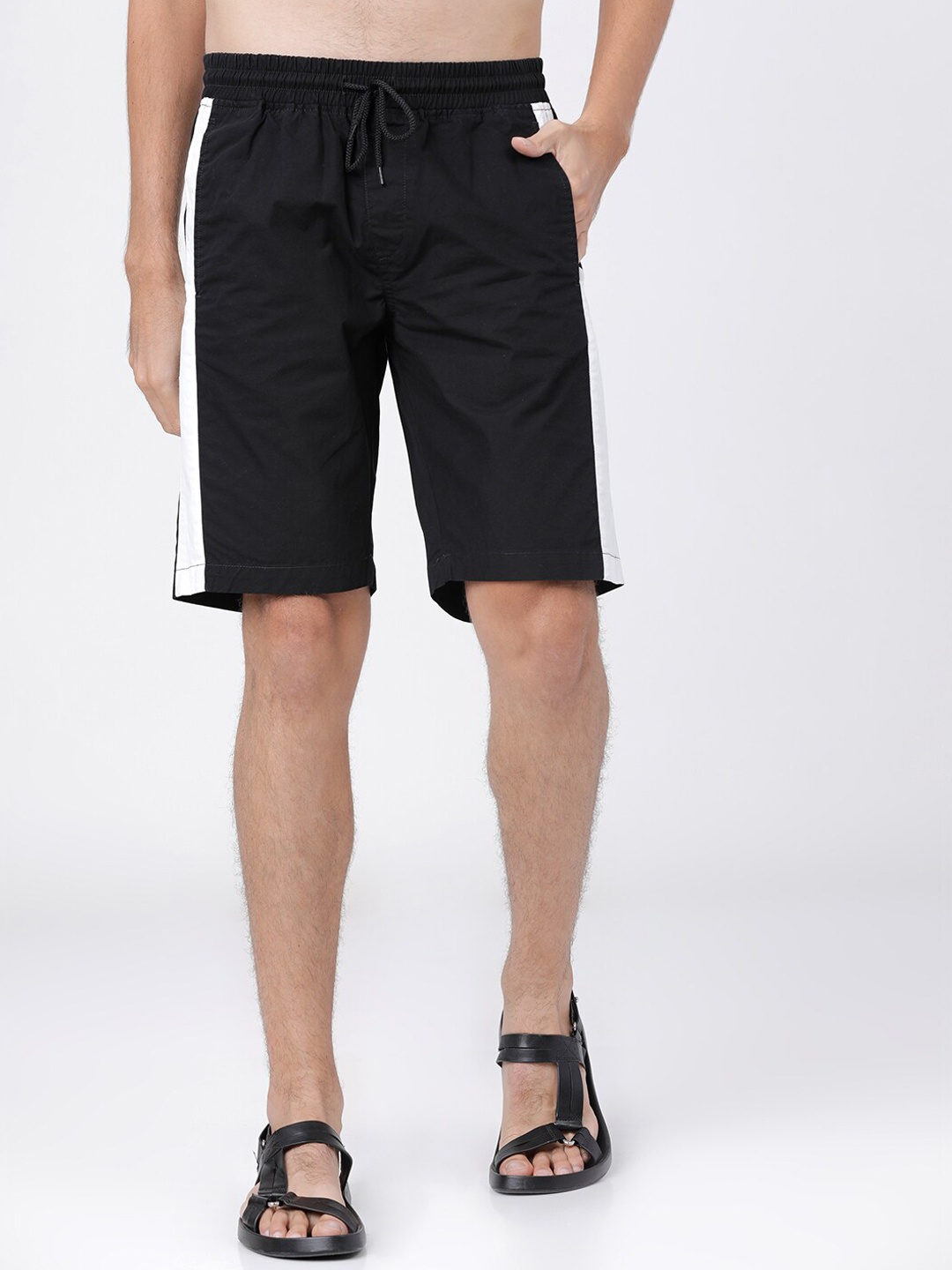 

HIGHLANDER Men Black & White Colourblocked Slim Fit Mid-Rise Regular Shorts