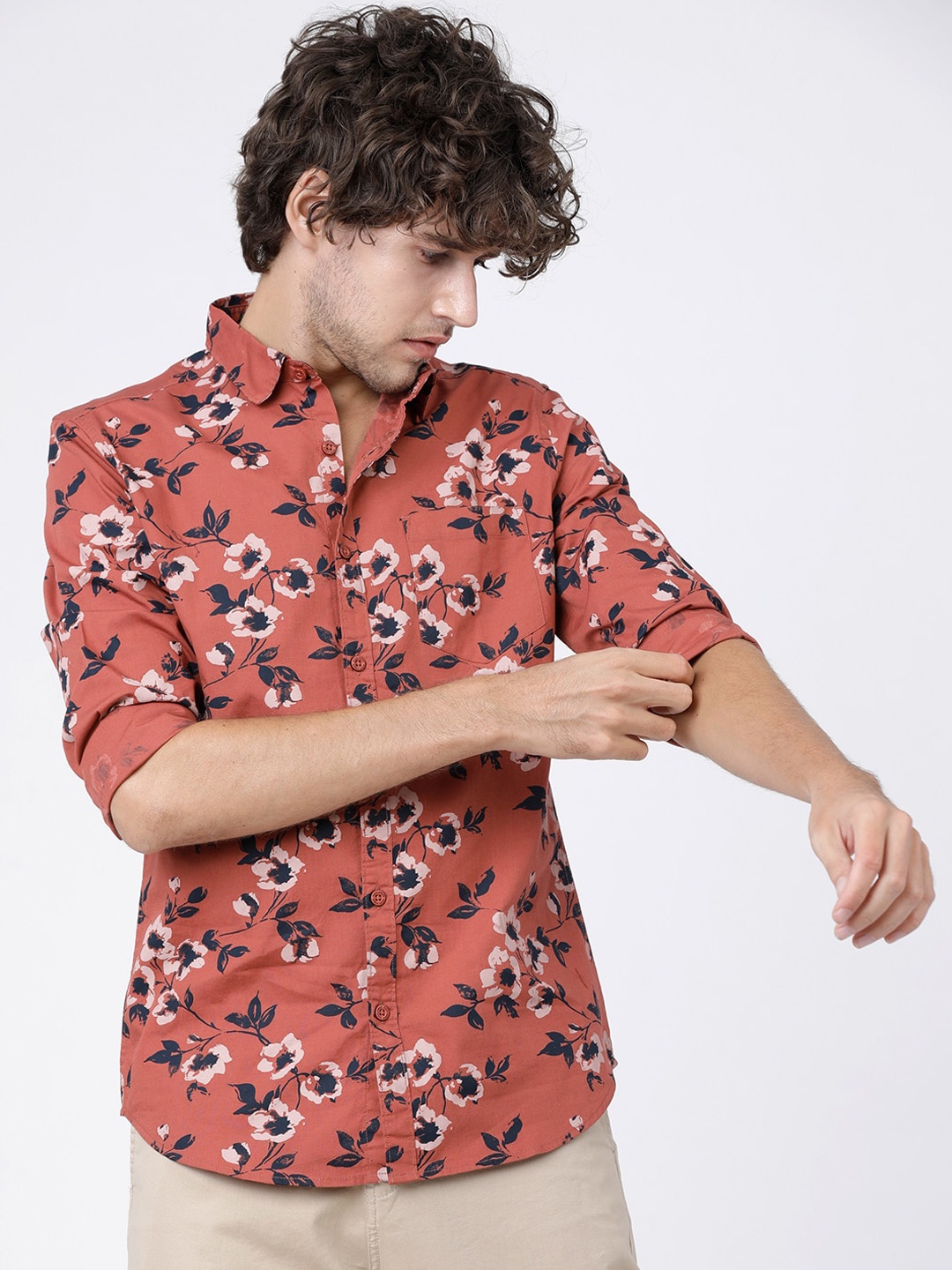 

HIGHLANDER Men Rust & Black Slim Fit Floral Printed Casual Shirt