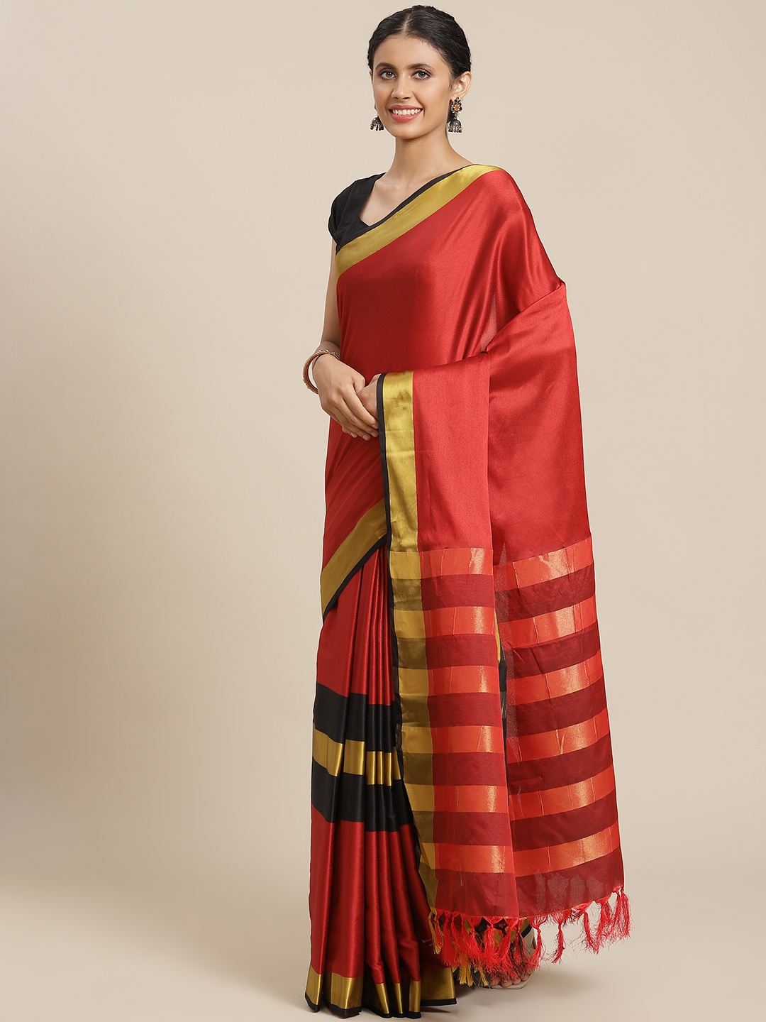 

OM SAI LATEST CREATION Red & Black Solid Jaali Kanjeevaram Saree