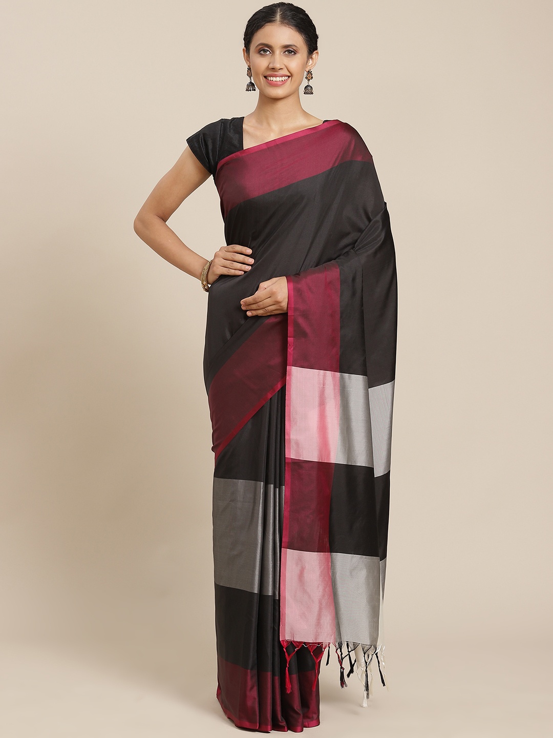 

OM SAI LATEST CREATION Women Black & Burgundy Colourblocked Jaali Kanjeevaram Saree