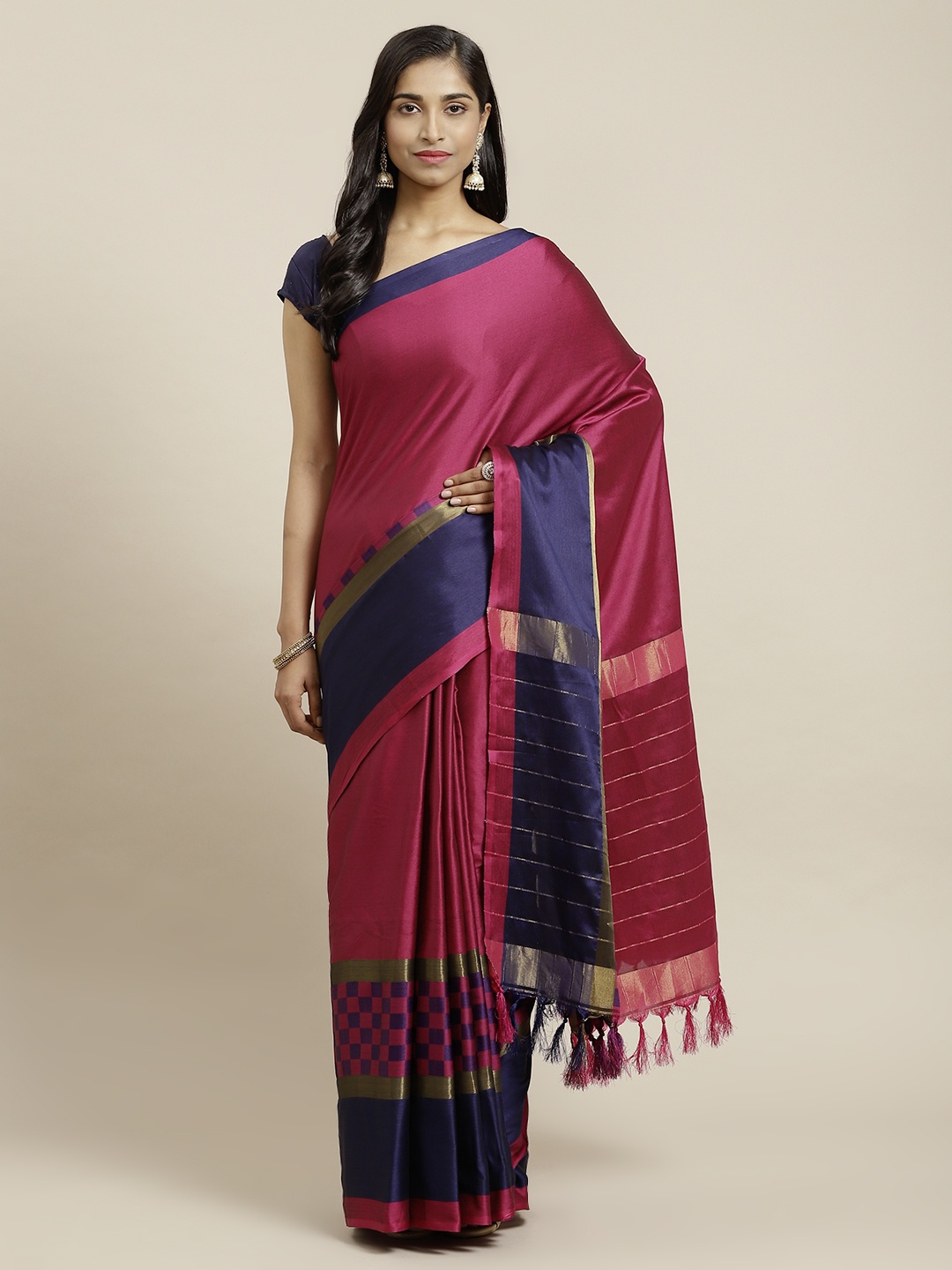

OM SAI LATEST CREATION Pink & Navy Blue Solid Saree