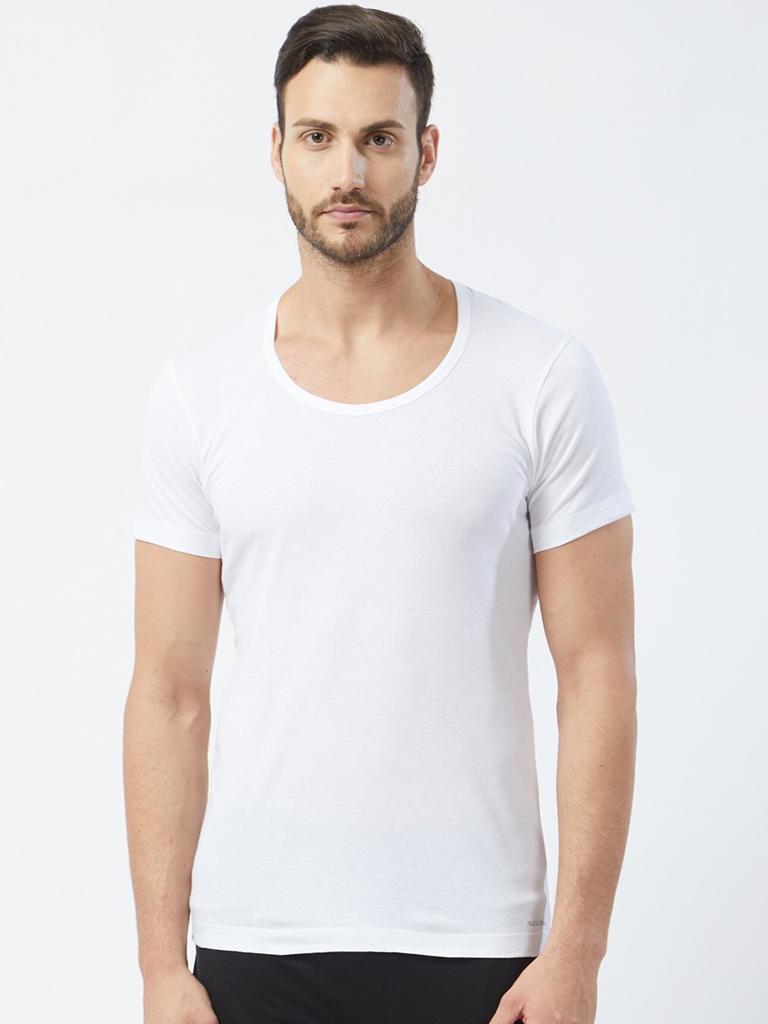 

Fruit of the Loom Men Half Sleeved Innerwear Vests MSV03-N-A2S1, White