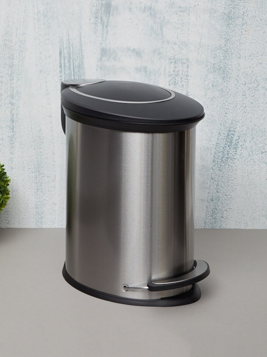 

Home Centre Silver-Toned & Black Solid Stainless Steel Pedal Dustbin 12L