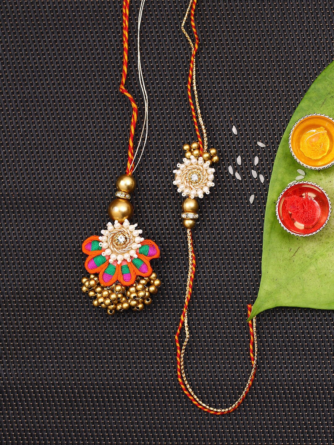 

Aapno Rajasthan Flower Design Rakhi & Lumba Set, Gold