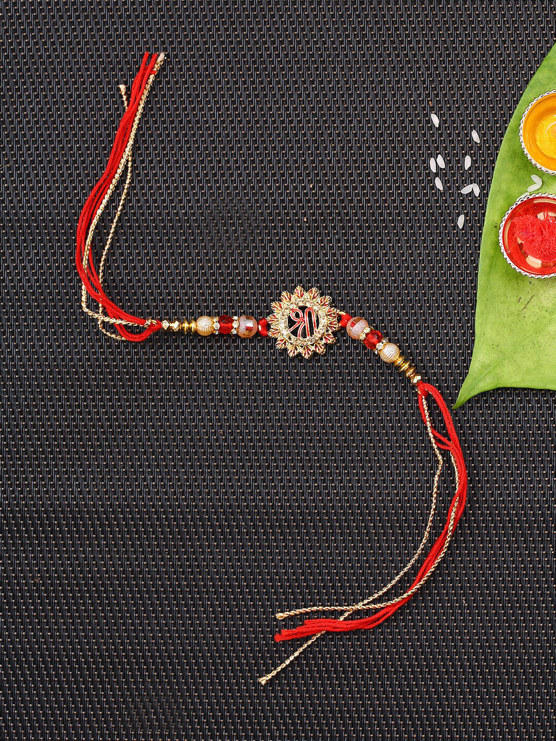 

Aapno Rajasthan Red Traditional Shree Rakhi