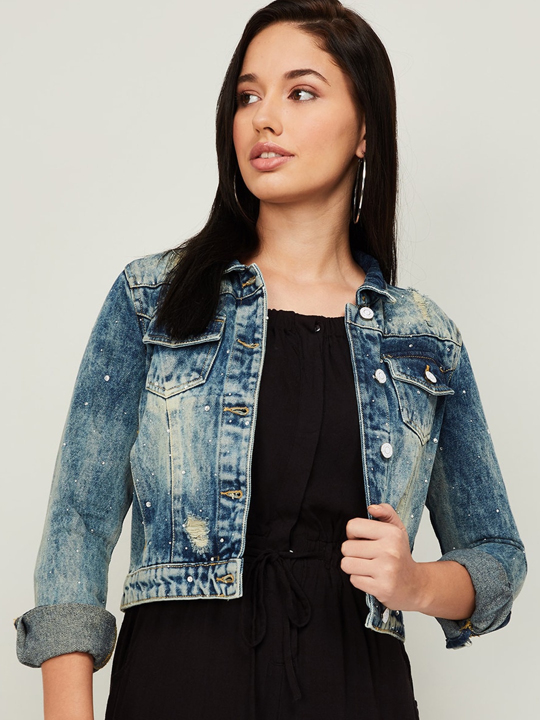 

Ginger by Lifestyle Women Blue Washed Crop Denim Jacket