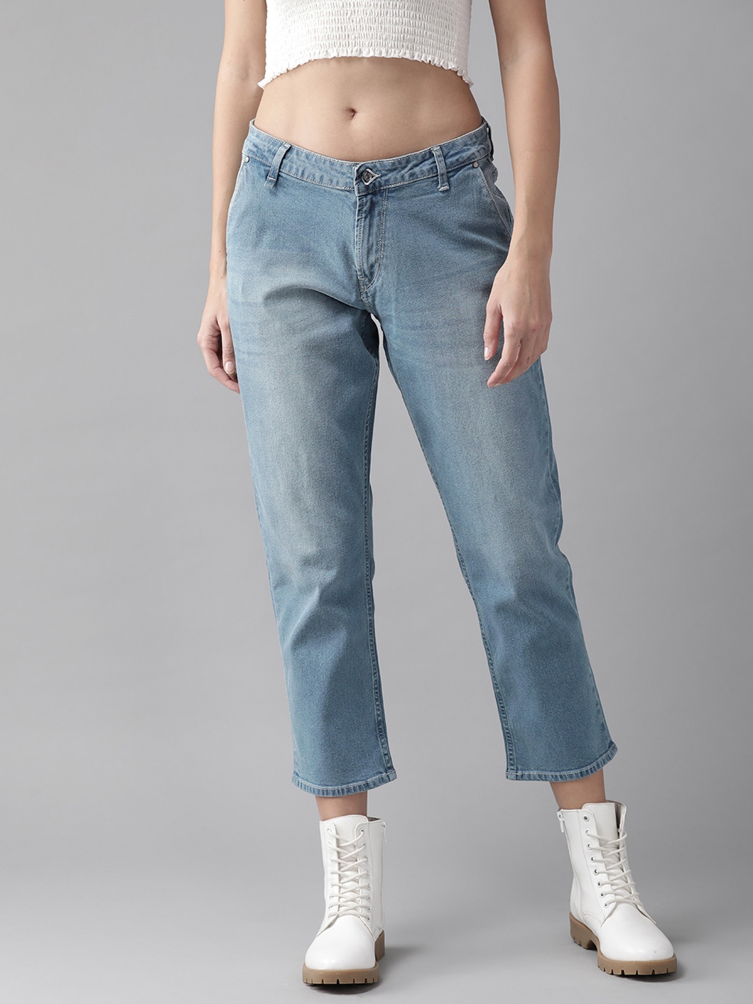 

Roadster Women Blue Straight Fit Mid-Rise Clean Look Light Fade Stretchable Jeans