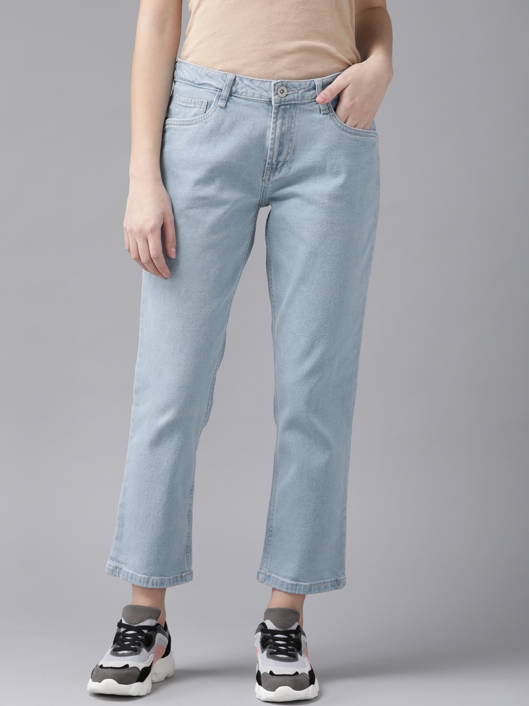 

Roadster Women Blue Straight Fit Light Fade Mid-Rise Jeans