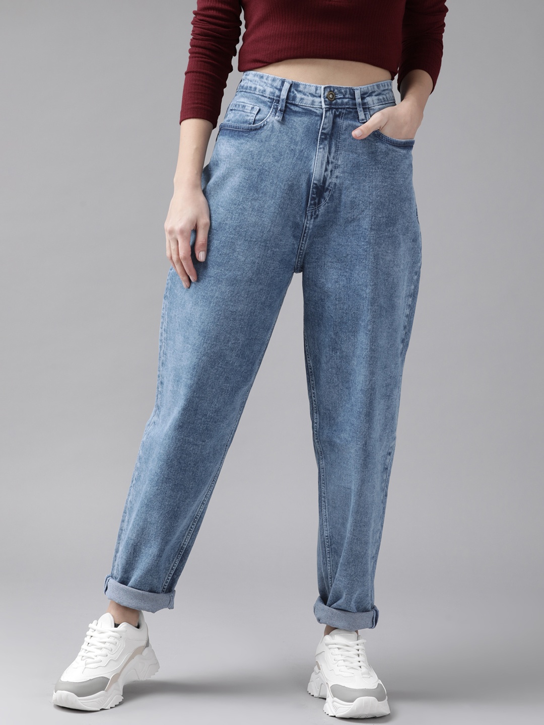 

Roadster Women Blue Boyfriend Fit High-Rise Light Fade Stretchable Jeans