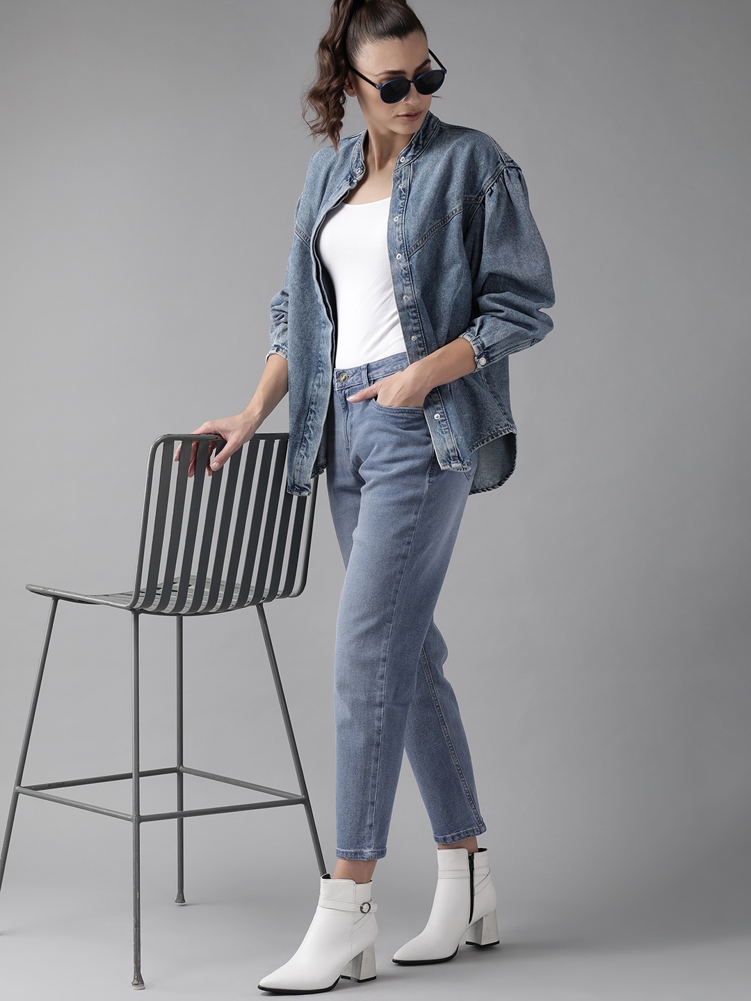 

Roadster Women Blue Boyfriend Fit Light Fade Jeans