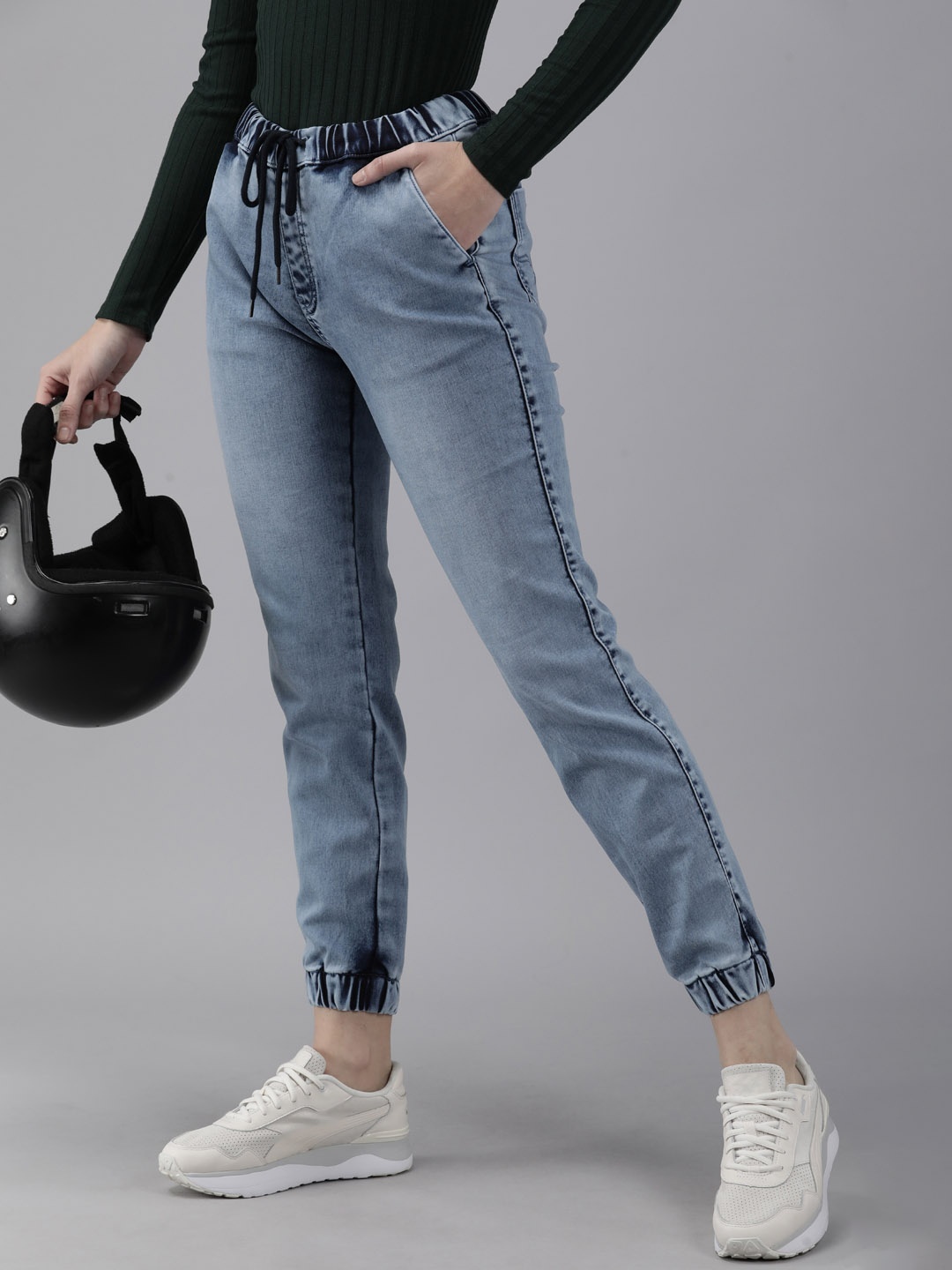 

Roadster Women Blue Jogger Light Fade Stretchable Jeans