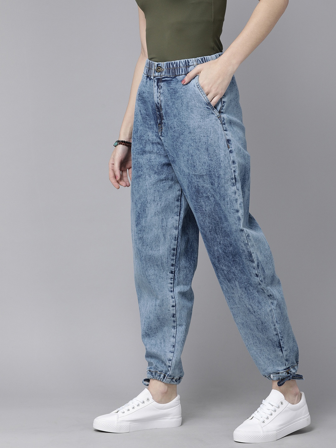 

Roadster Women Blue Slouchy Fit High-Rise Heavy Fade Stretchable Jeans