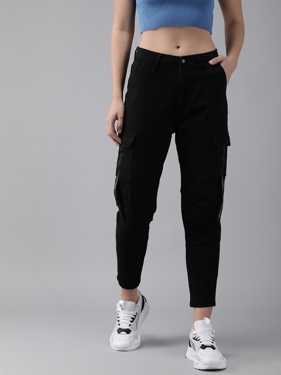 

Roadster Women Black Boyfriend Fit Mid Rise Clean Look Stretchable Jeans
