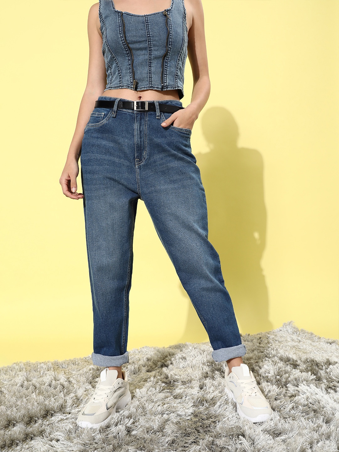 

Roadster Women Blue Boyfriend Fit High-Rise Light Fade Stretchable Jeans