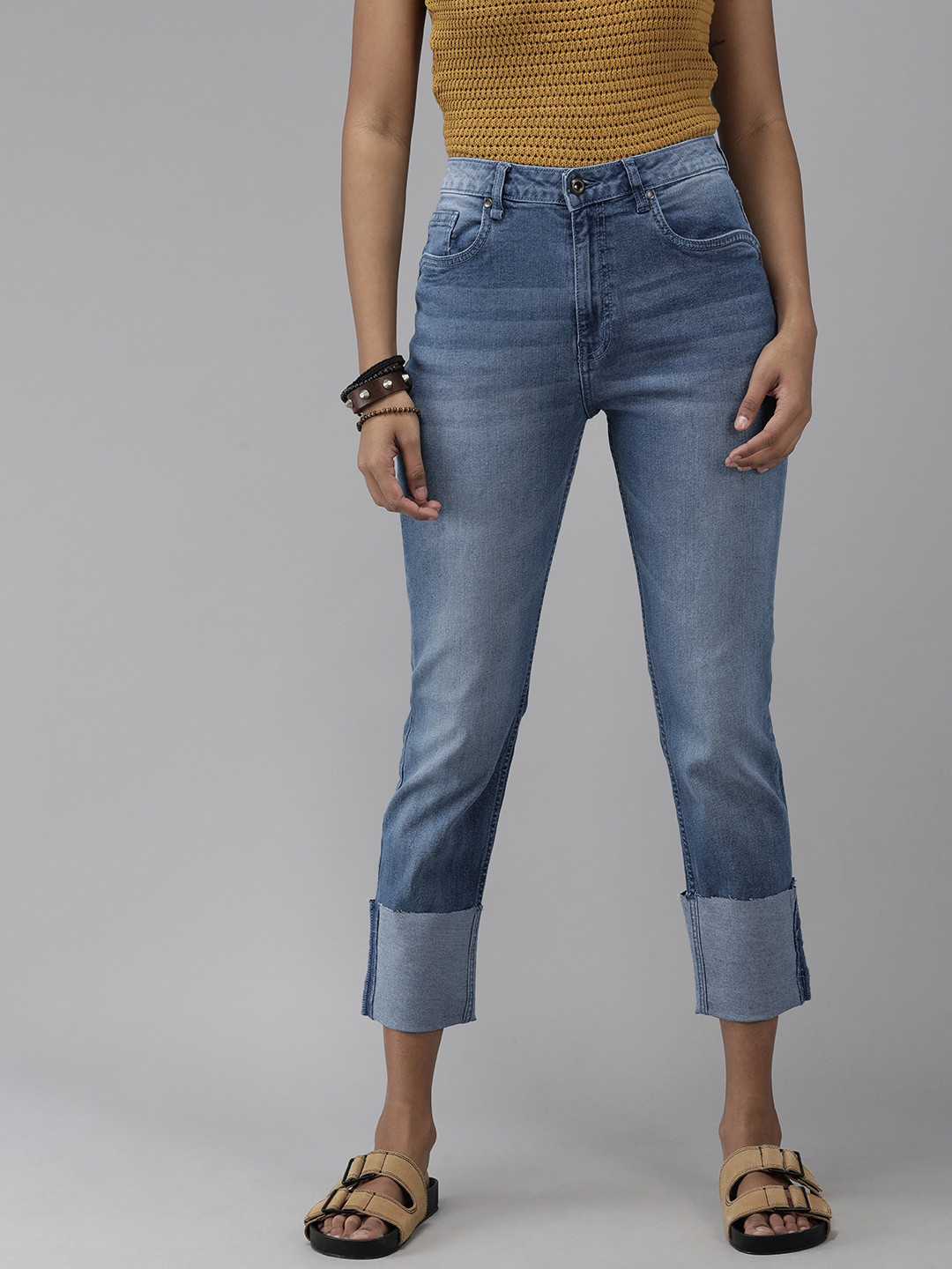 

Roadster Women Blue Slim Fit Light Fade Stretchable Cropped Jeans