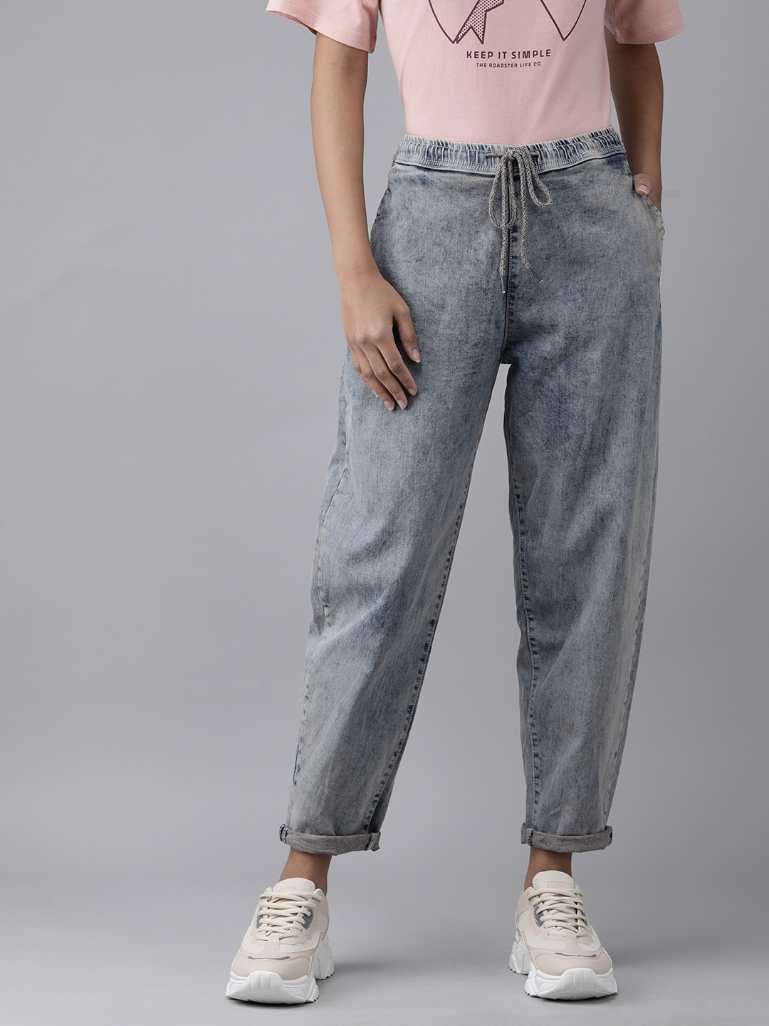 

Roadster Women Blue Slouchy Fit Mid-Rise Light Fade Stretchable Jeans
