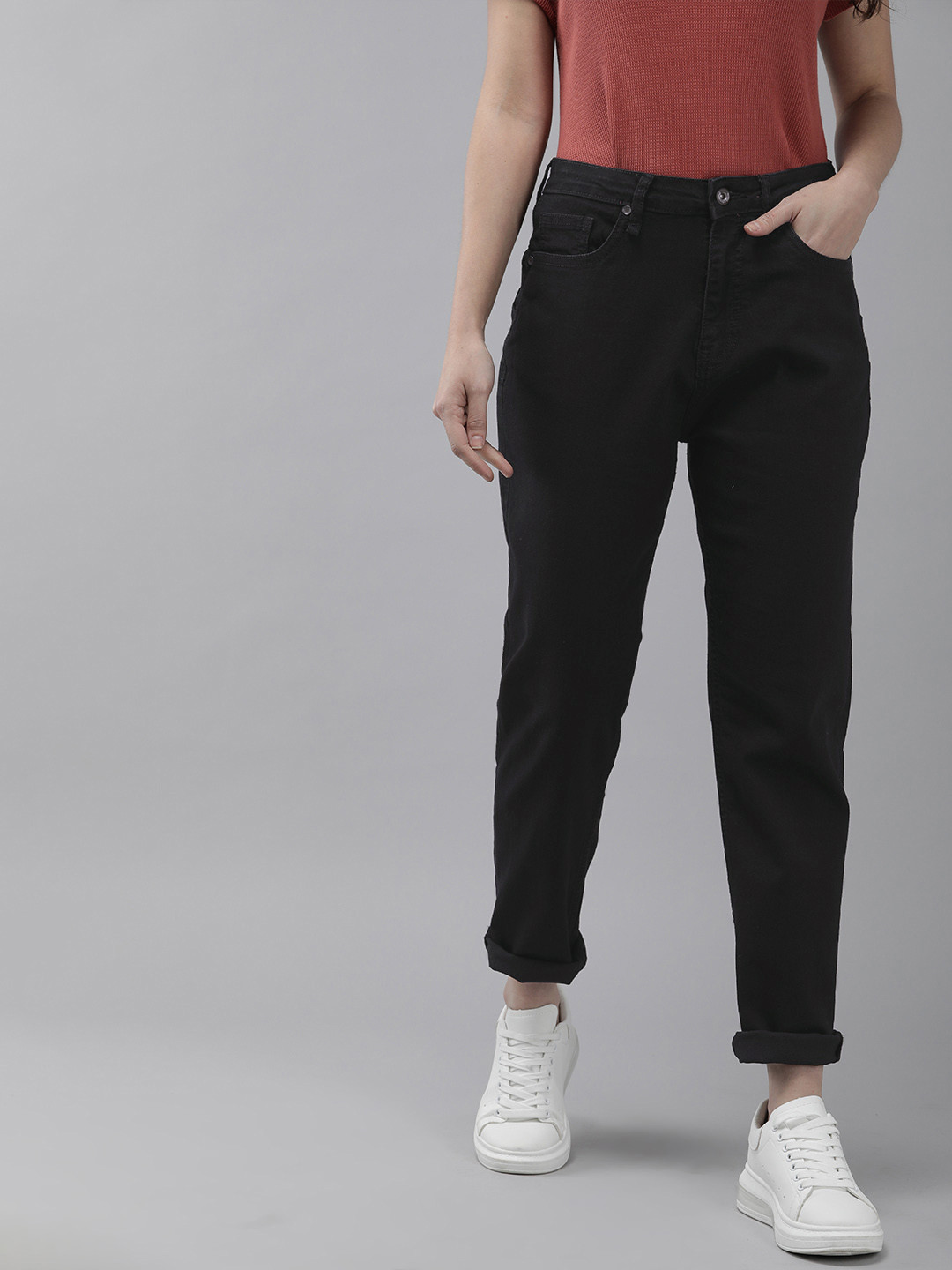 

Roadster Women Black Boyfriend Fit Stretchable Jeans