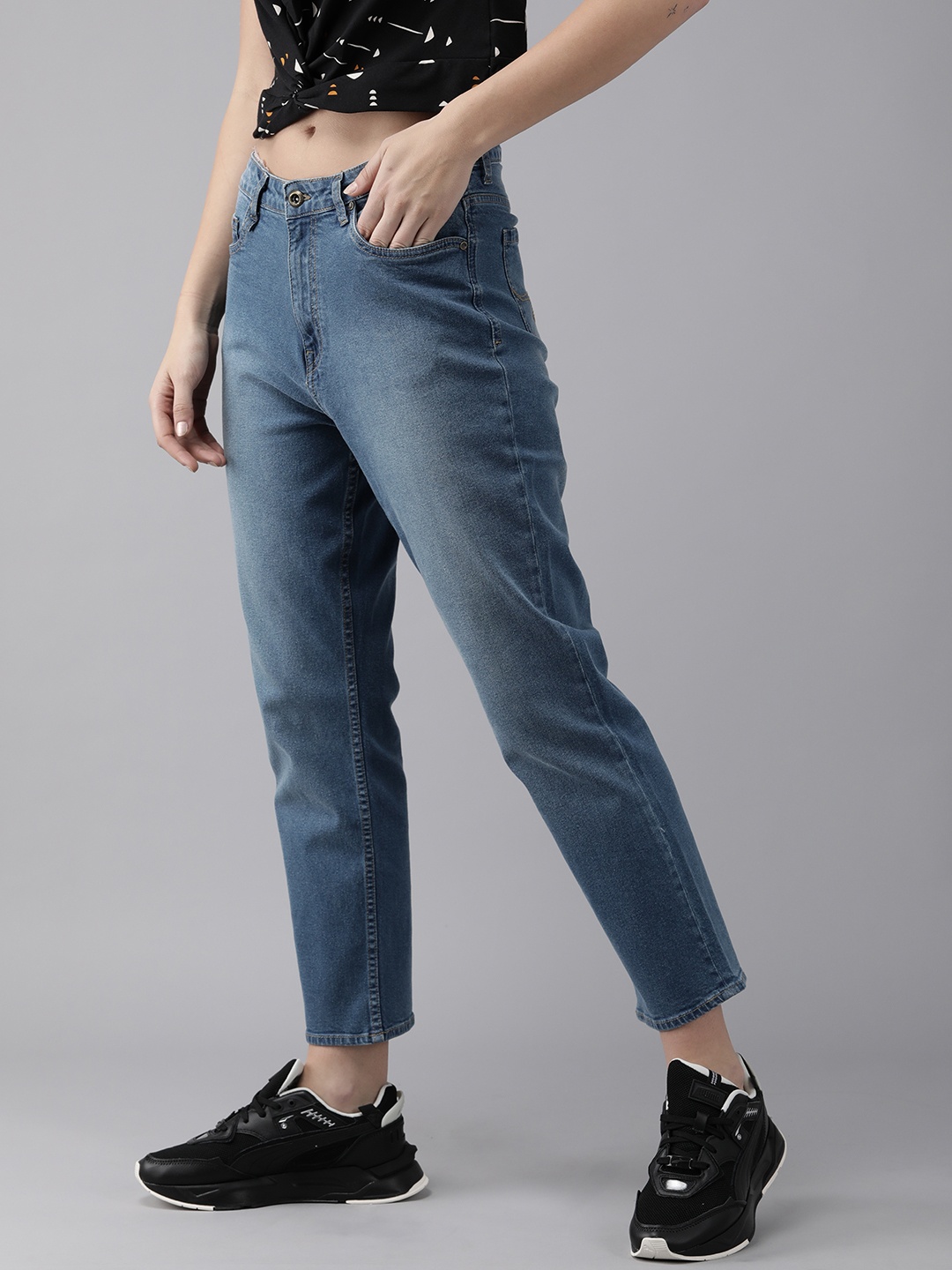

Roadster Women Blue Relaxed Boyfriend Fit High-Rise Light Fade Stretchable Jeans