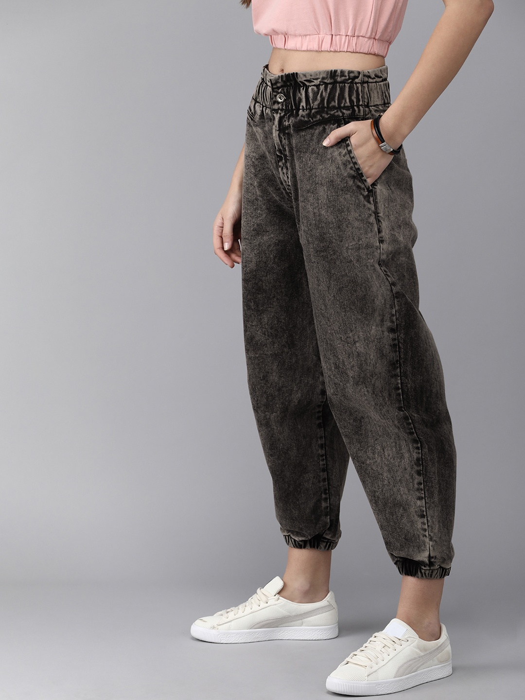 

Roadster Women Black High-Rise Light Fade Stretchable Joggers