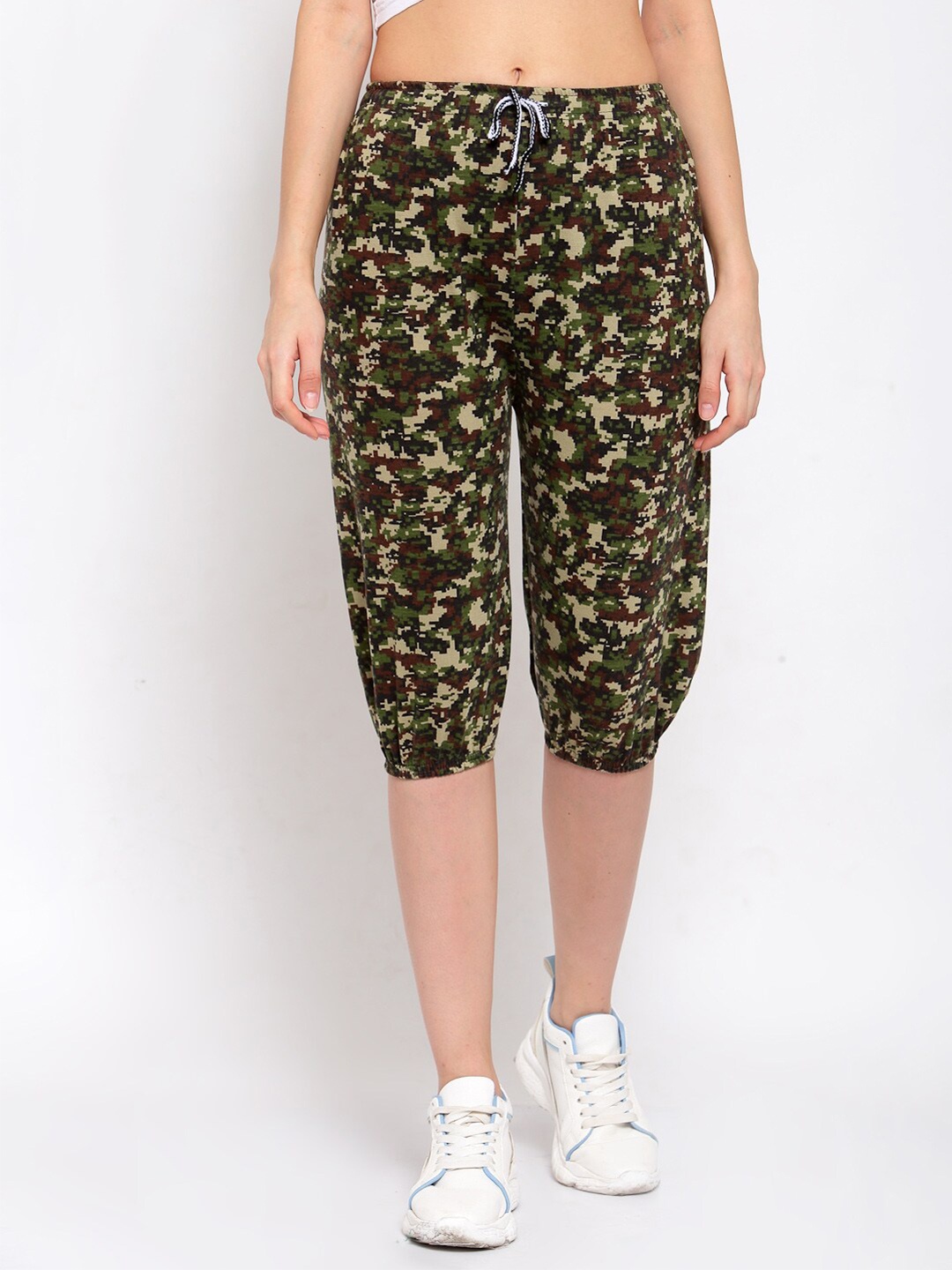 

KLOTTHE Women Green & Beige Printed Capris