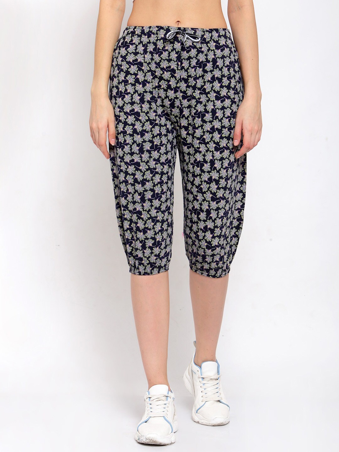

KLOTTHE Women Navy Blue & Beige Printed Cotton Capris