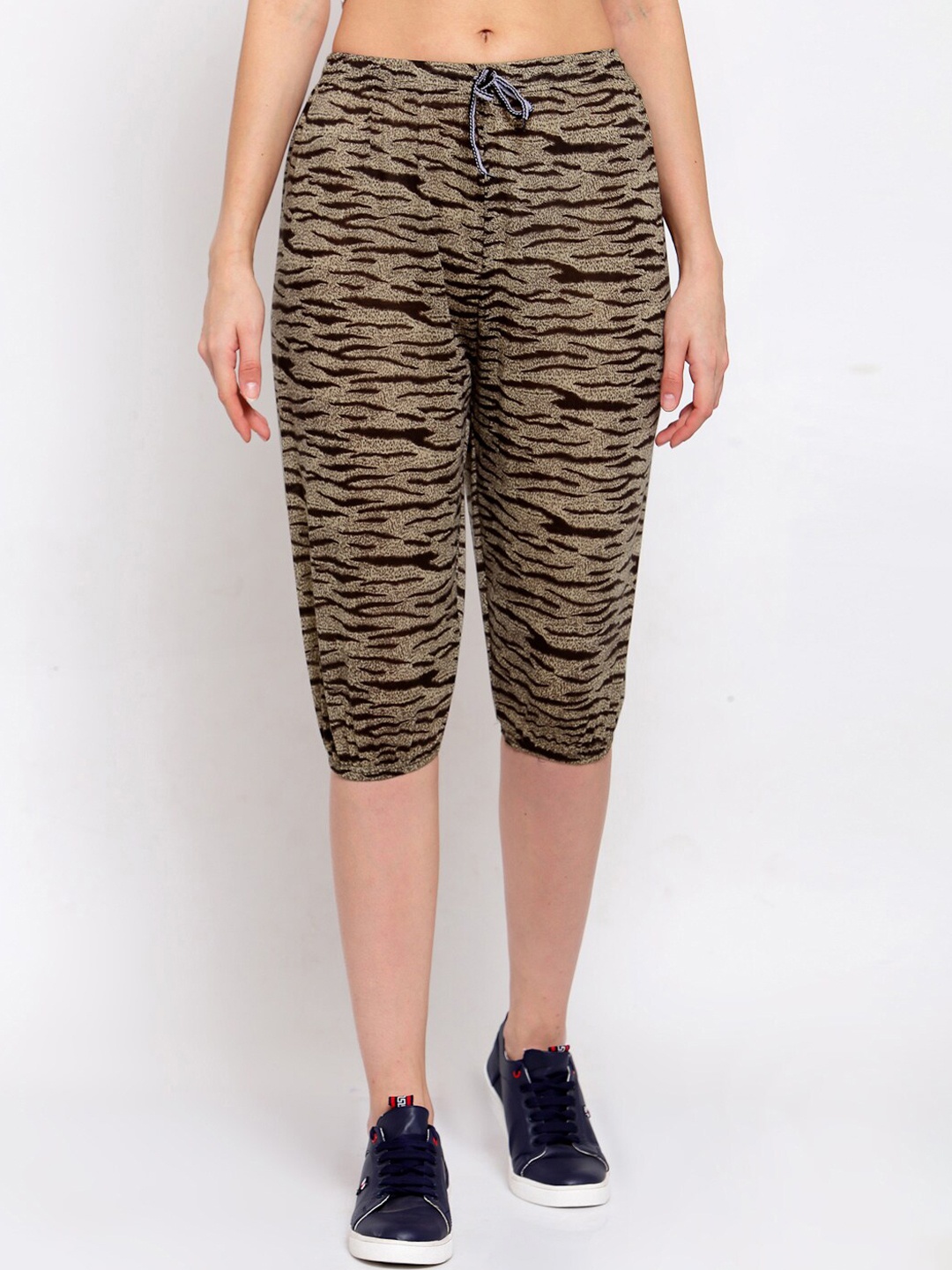 

KLOTTHE Women Beige & Black Printed Cotton Capris