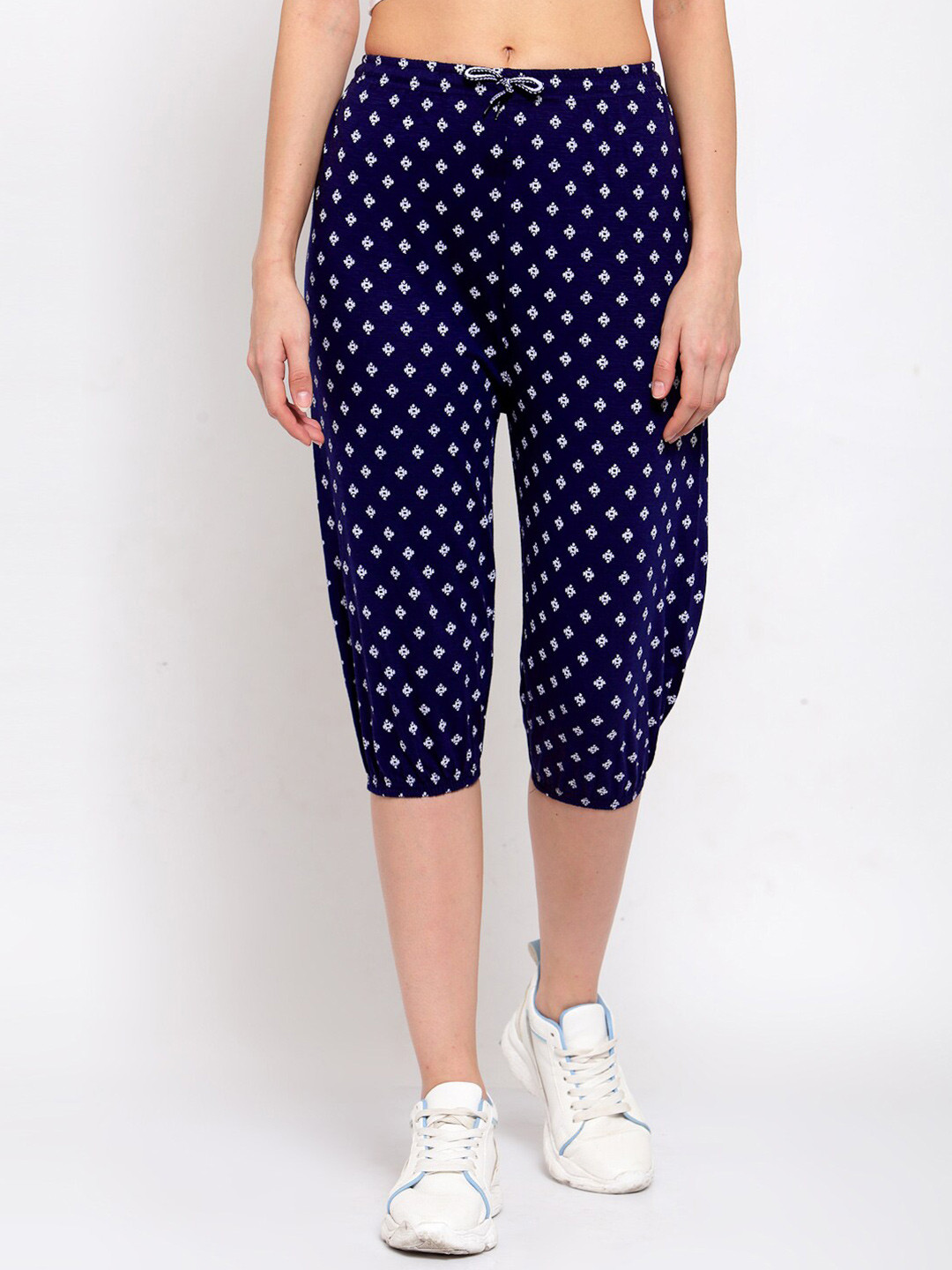 

KLOTTHE Women Blue & White Printed Cotton Capris