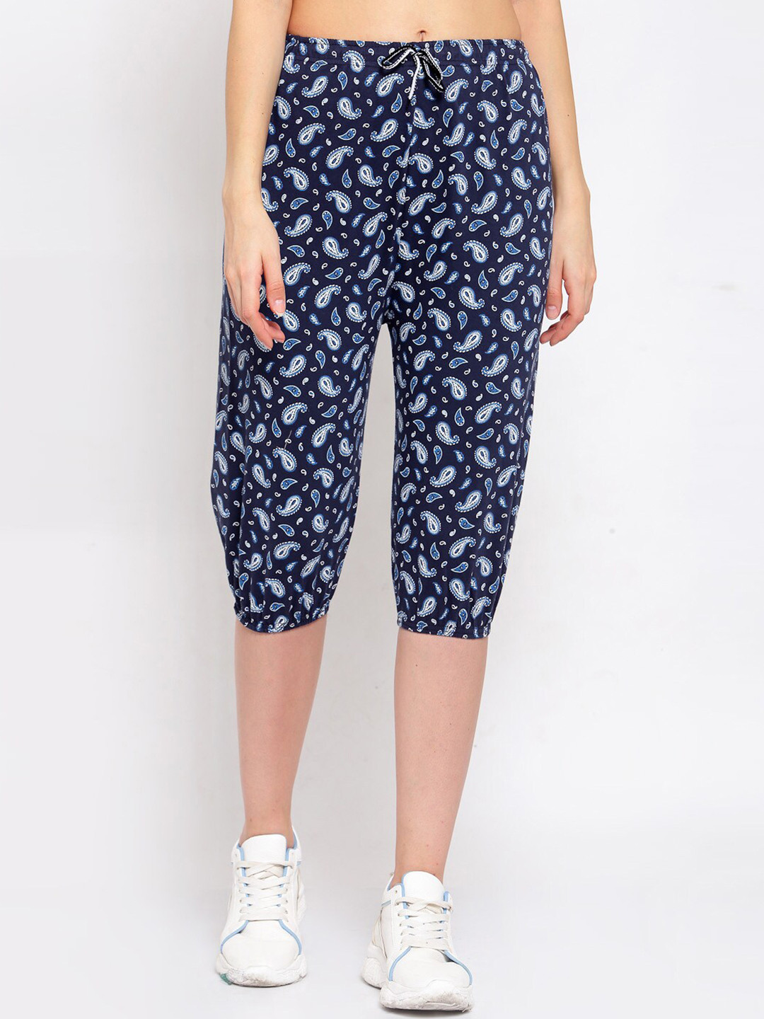 

KLOTTHE Women Blue & Off White Printed Cotton Capris