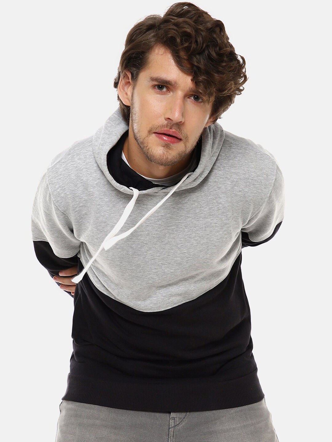 

Campus Sutra Men Black Colourblocked Sweatshirt