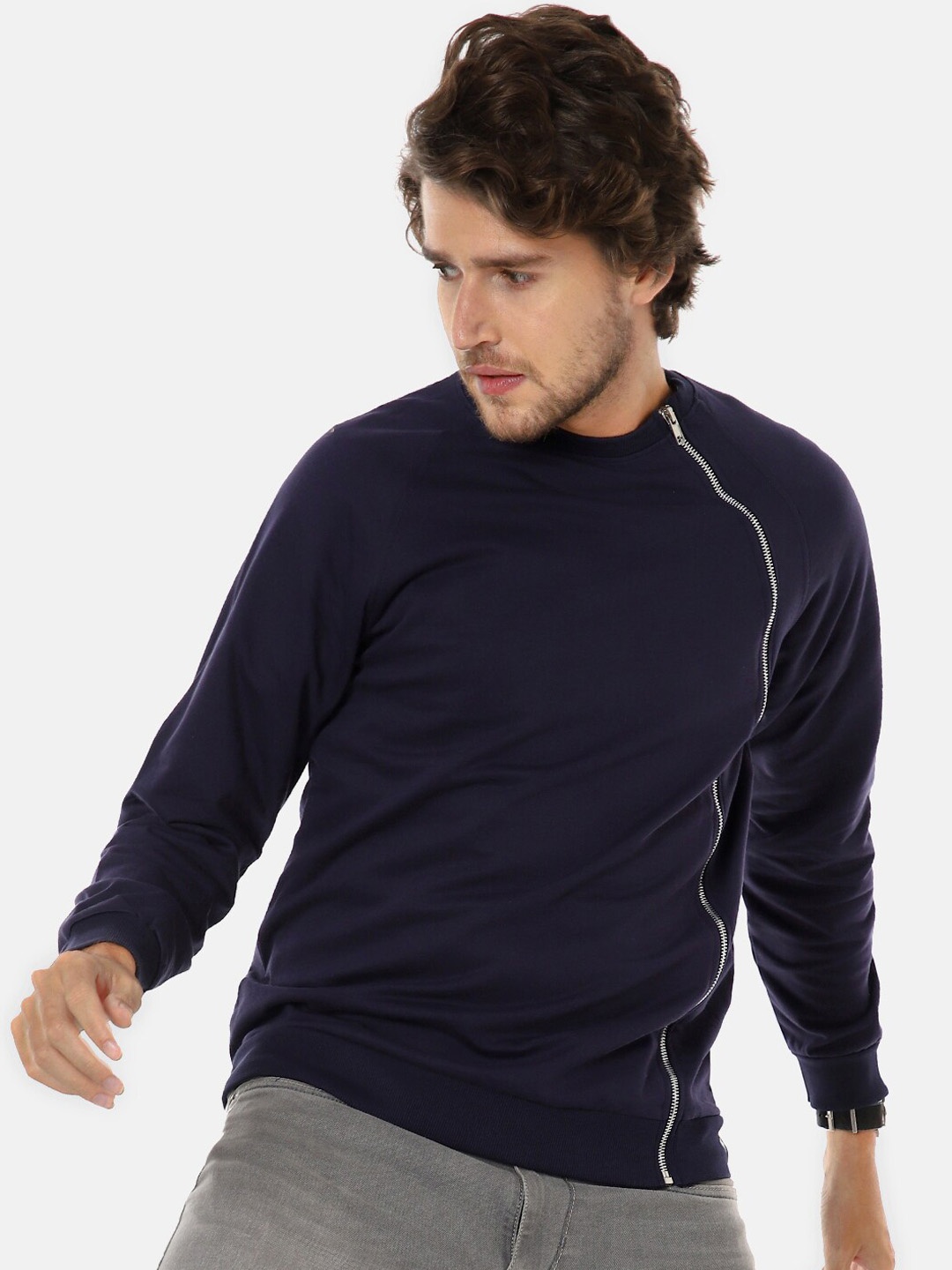 

Campus Sutra Men Navy Blue Solid Sweatshirt