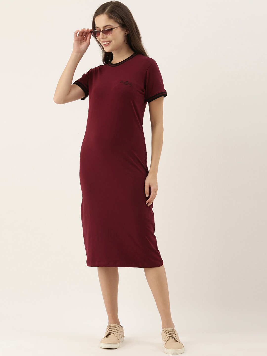 

BEVERLY BLUES Maroon Knitted T-shirt Midi Dress