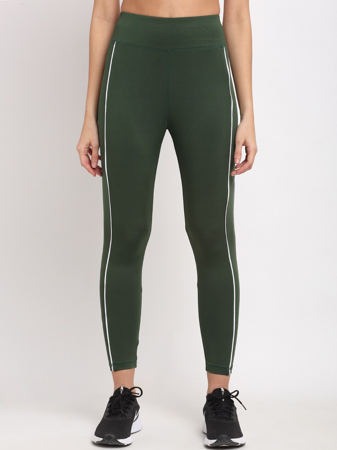 

PERFKT-U Women Olive Green Solid Antimicrobial Training Tights