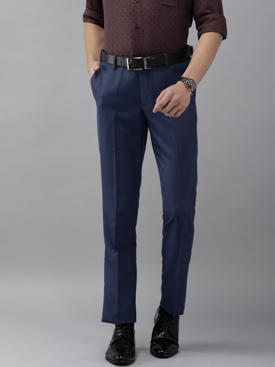 

Arrow Men Mid-Rise Solid Formal Trousers, Navy blue