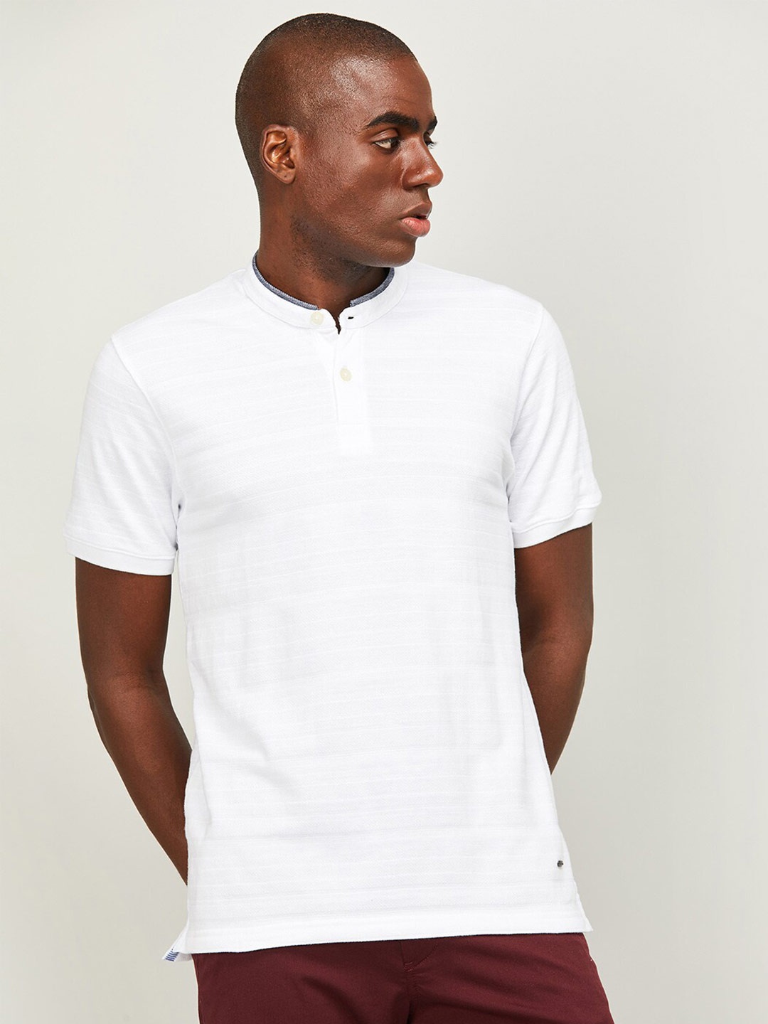 

CODE by Lifestyle Men White Self Striped Mandarin Collar T-shirt
