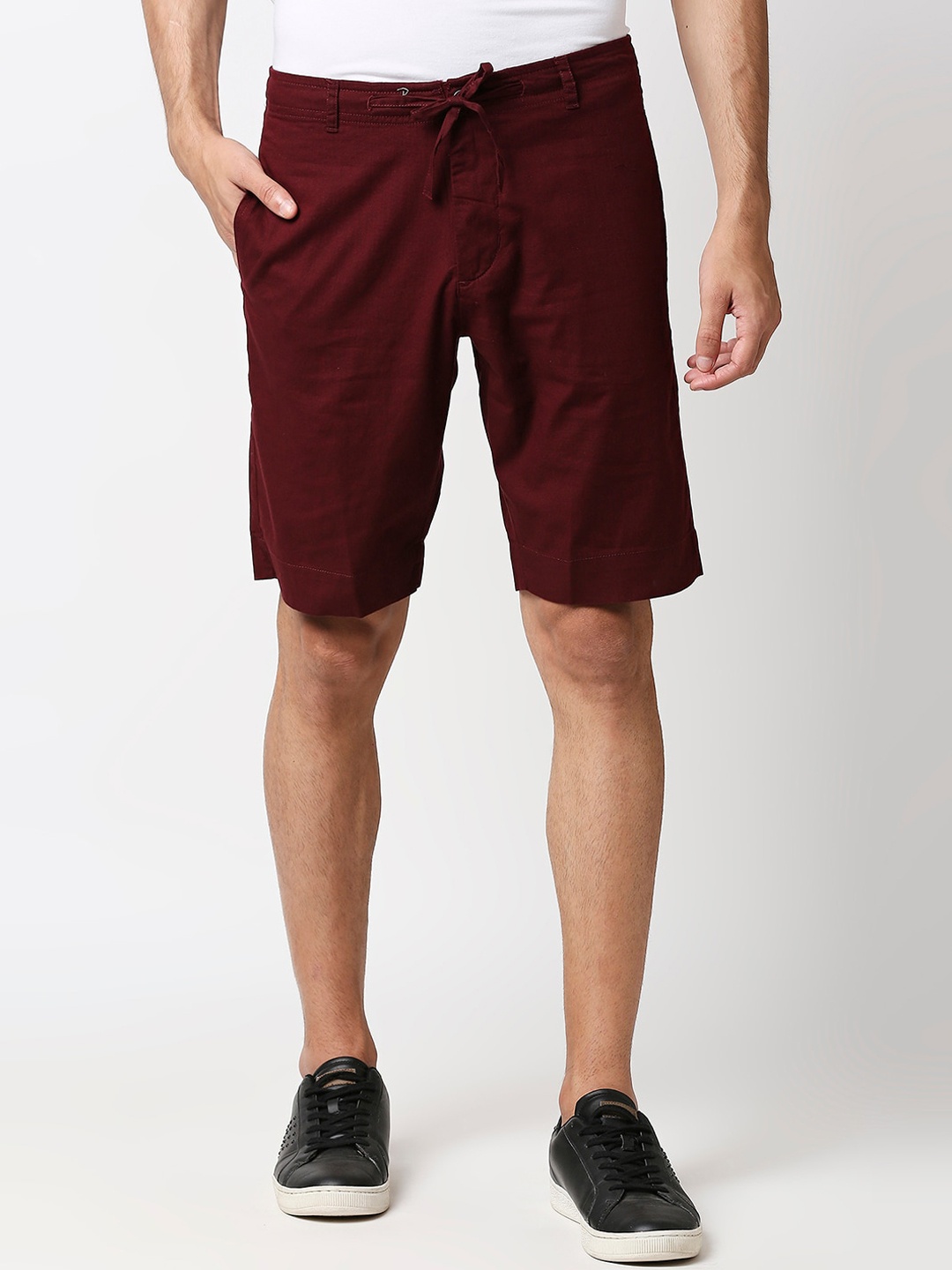 

Bewakoof Men Maroon Mid-Rise Regular Shorts