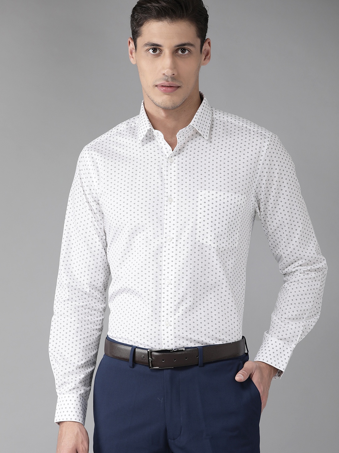 

Arrow Men White & Navy Blue Pure Cotton Slim Fit Printed Formal Shirt