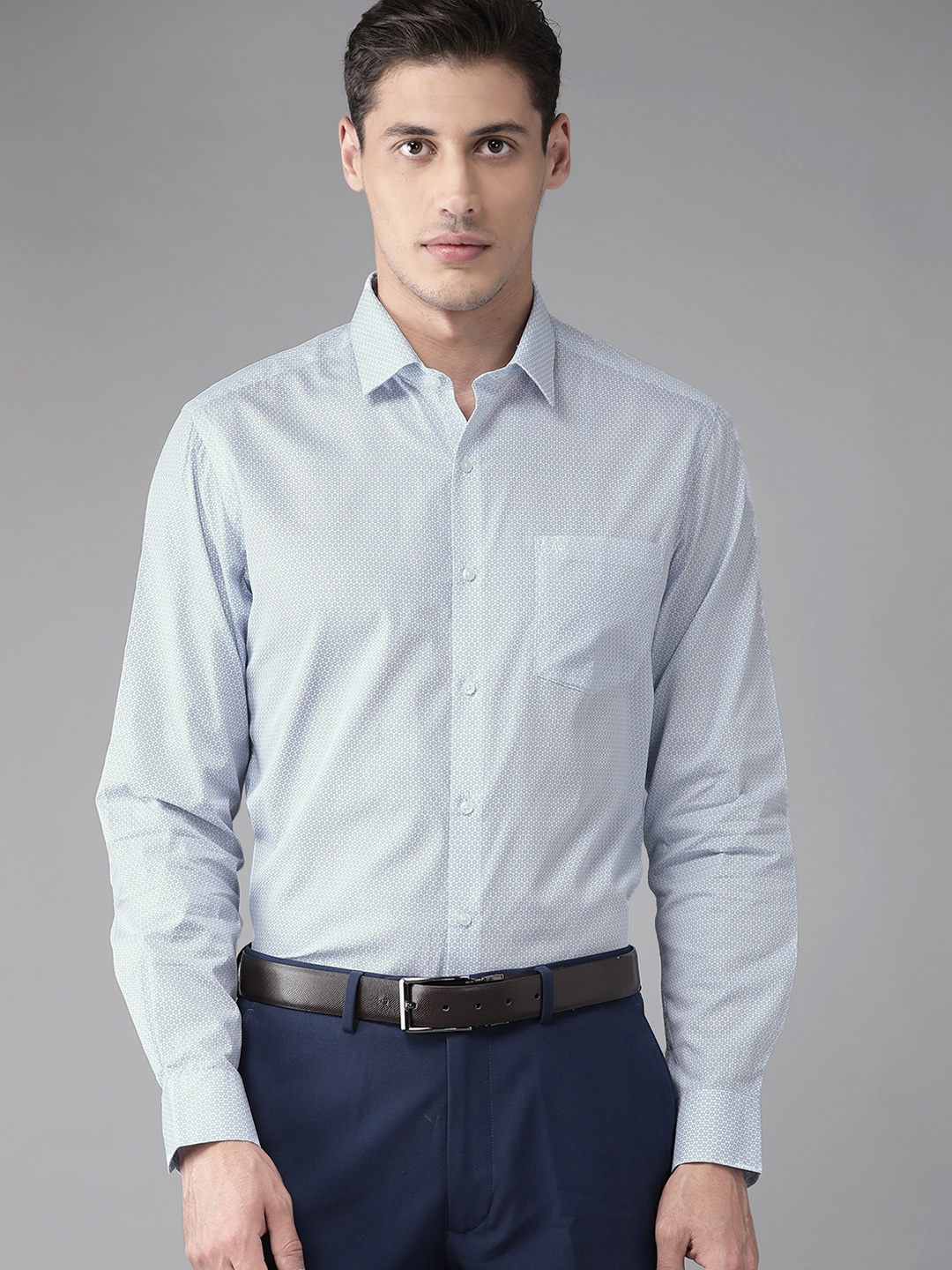 

Arrow Men White & Blue Pure Cotton Slim Fit Printed Formal Shirt