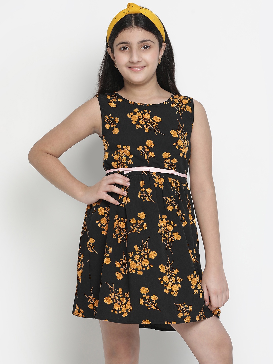 

Oxolloxo Girls Black & Yellow Floral Satin Dress