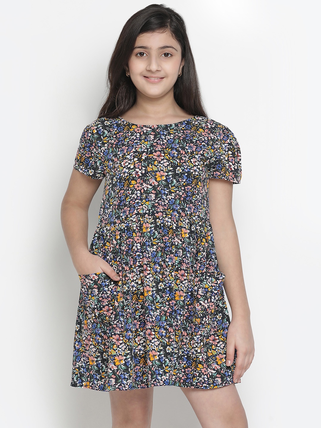 

Oxolloxo Girls Black & Pink Floral Printed A-Line Dress