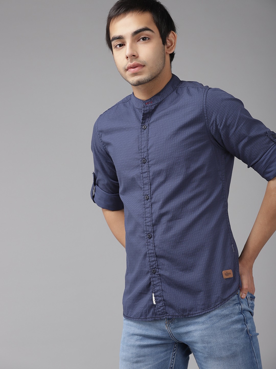 

UTH by Roadster Boys Navy Blue & Black Ditsy Geometric Print Pure Cotton Casual Shirt
