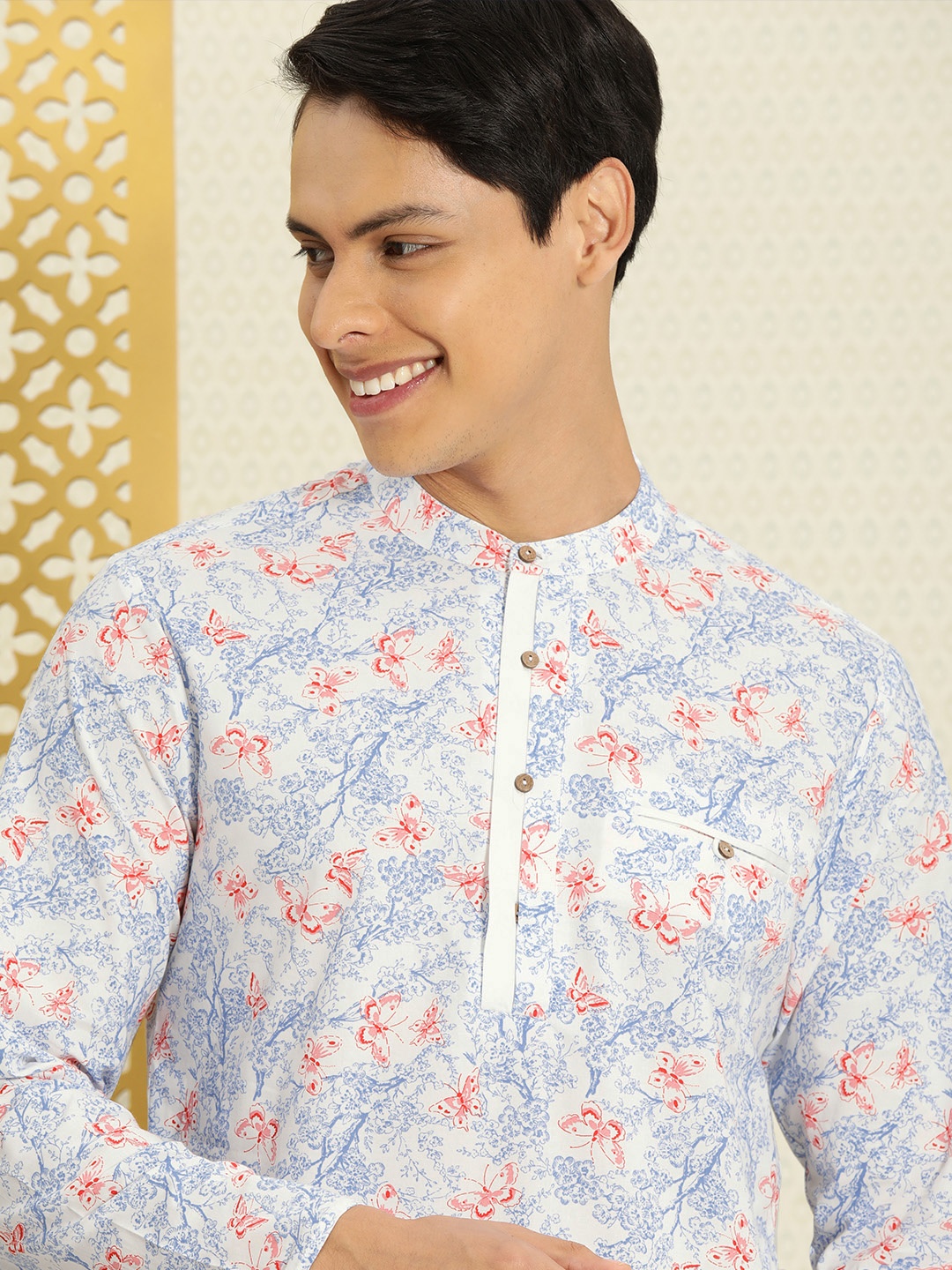 

House of Pataudi Men White & Blue Floral Printed Pure Cotton Rozana Kurta