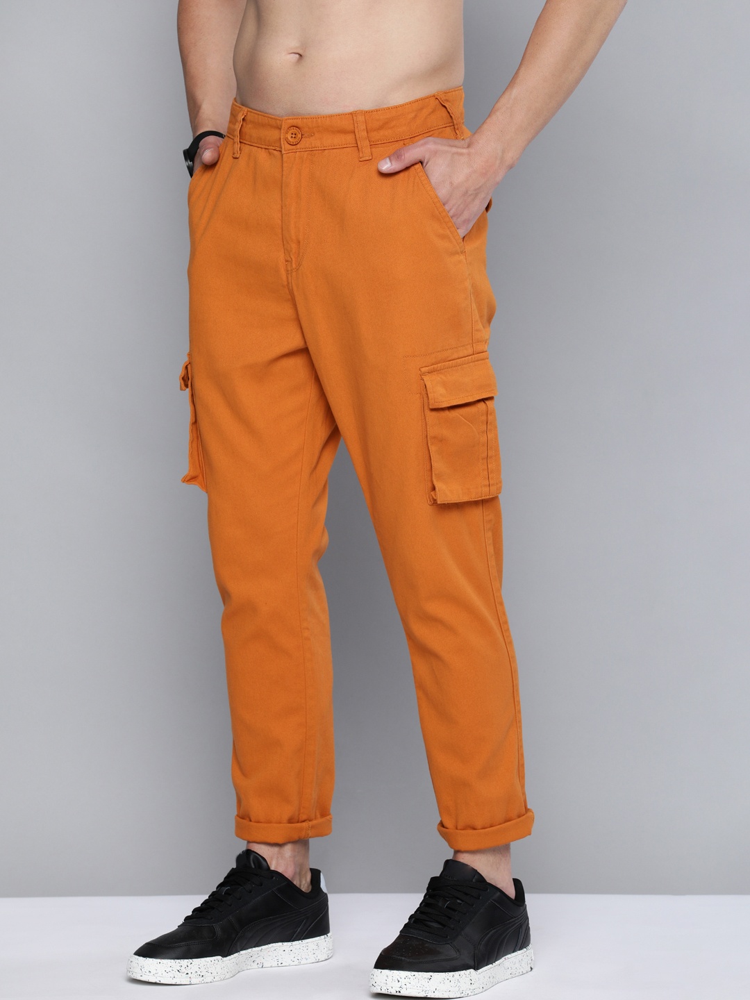 

HERE&NOW Men Khaki Solid Mid-Rise Regular Fit Cargos Trousers