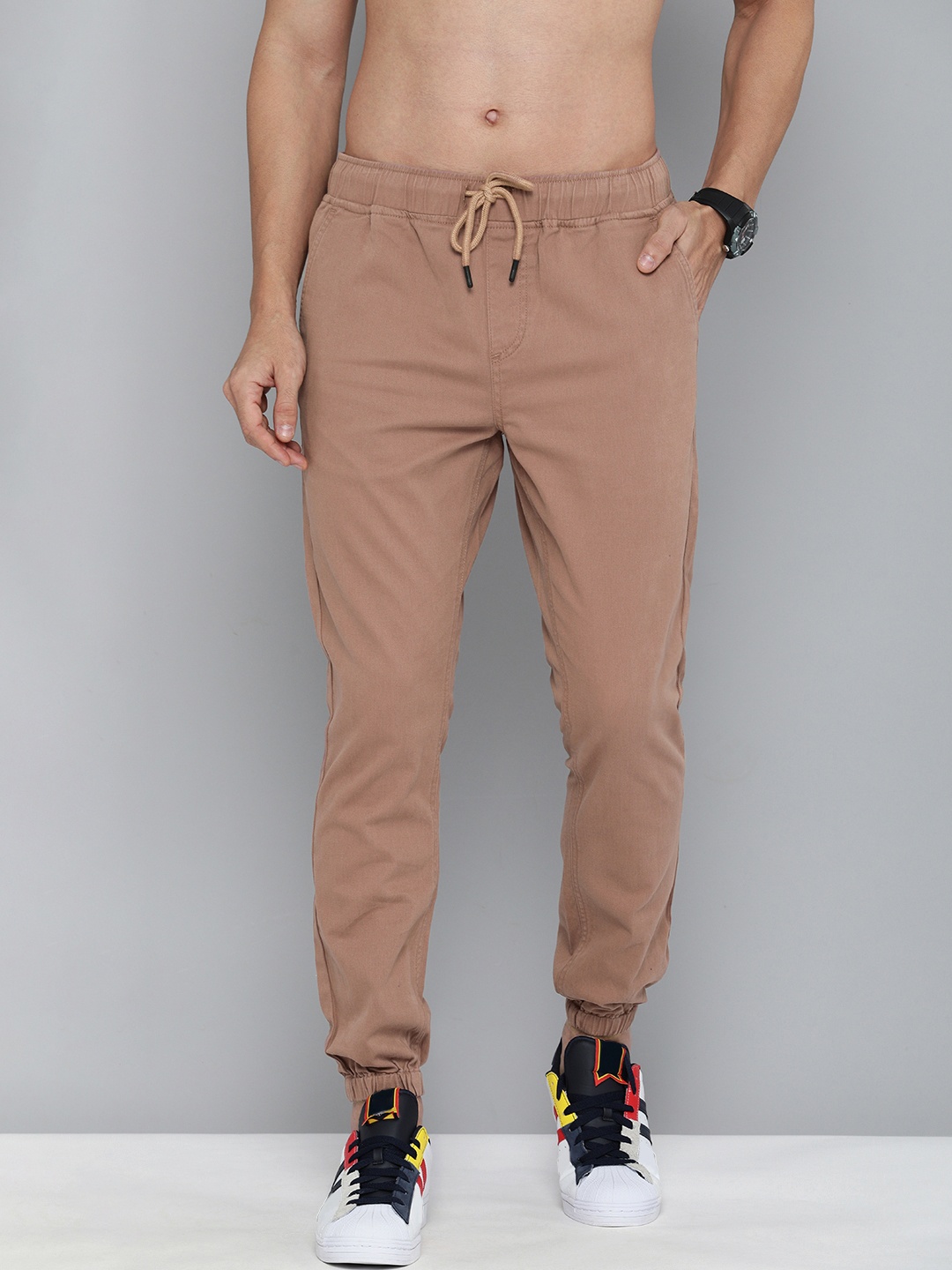 

HERE&NOW Men Dusty Pink Solid Regular Fit Joggers Trousers