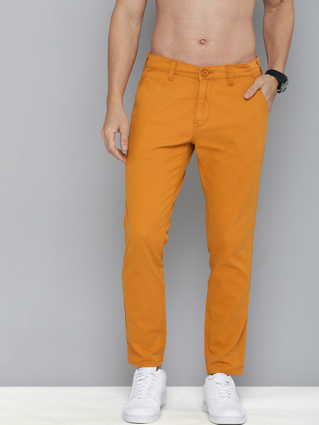 

HERE&NOW Men Brown Solid Regular Fit Chinos Trousers