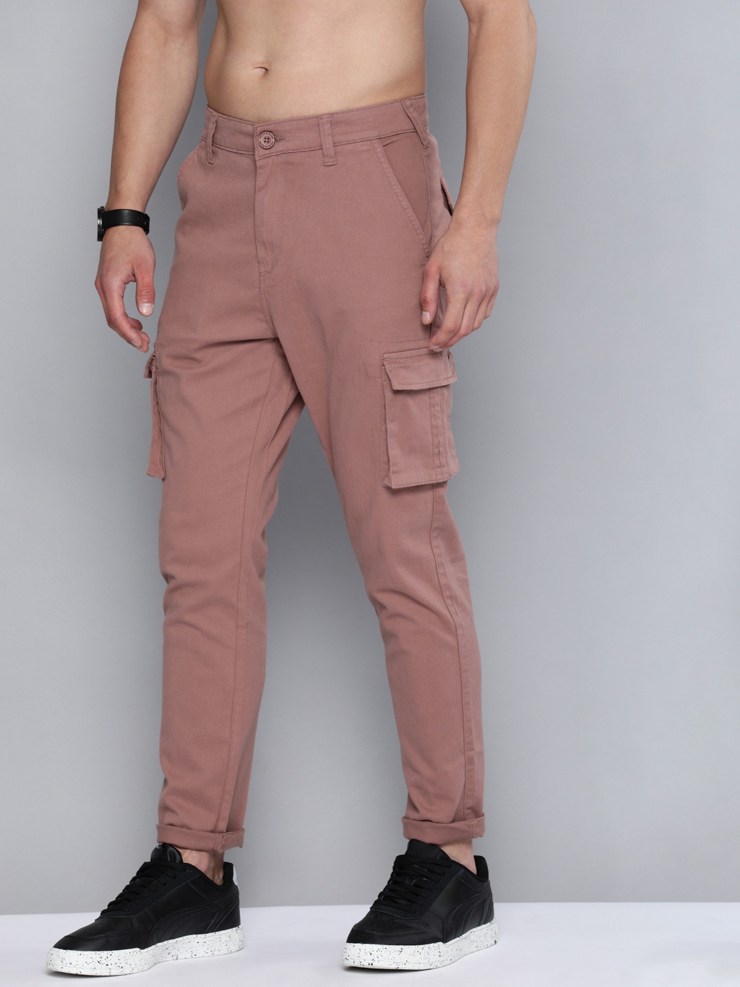 

HERE&NOW Men Peach-Coloured Solid Mid-Rise Regular-Fit Cargos Trousers