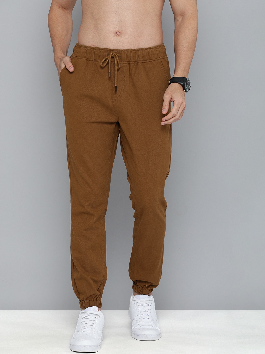 

HERE&NOW Men Coffee Brown Solid Regular Fit Joggers Trousers